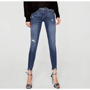 Zara Distressed Skinny Raw Hem Mid Rise Jeans Size 2